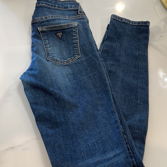 - Guess jeans slender fit. Tapered leg vintage. - Picture 1 of 8